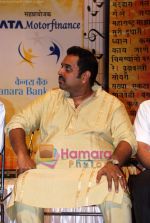 Shankar Mahadevan at Padmbhushan Srinivas Khale_s concert in Sion on 14th June 2011 (7).JPG